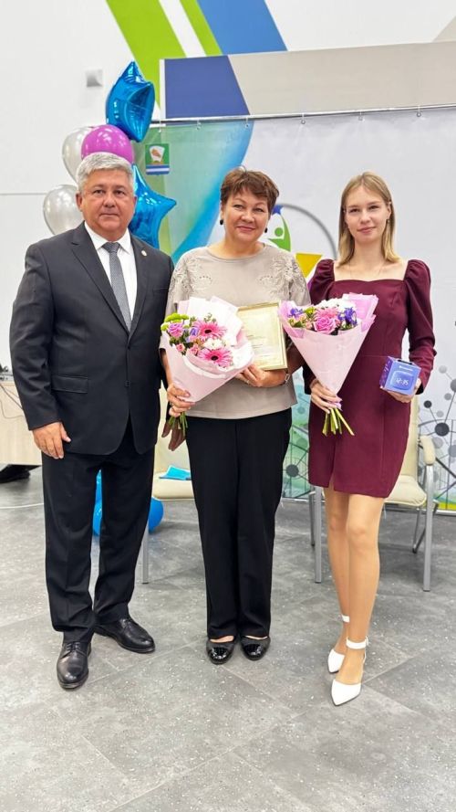 Яшел Үзән шәһәре мәдәни үсеш үзәгендә мәгариф хезмәткәрләренең август киңәшмәсе 2025