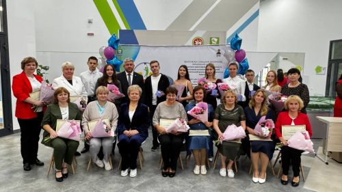Яшел Үзән шәһәре мәдәни үсеш үзәгендә мәгариф хезмәткәрләренең август киңәшмәсе 2025