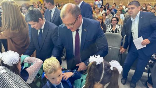 Яшел Үзән шәһәре мәдәни үсеш үзәгендә мәгариф хезмәткәрләренең август киңәшмәсе 2025