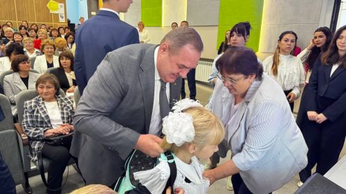 Яшел Үзән шәһәре мәдәни үсеш үзәгендә мәгариф хезмәткәрләренең август киңәшмәсе 2025
