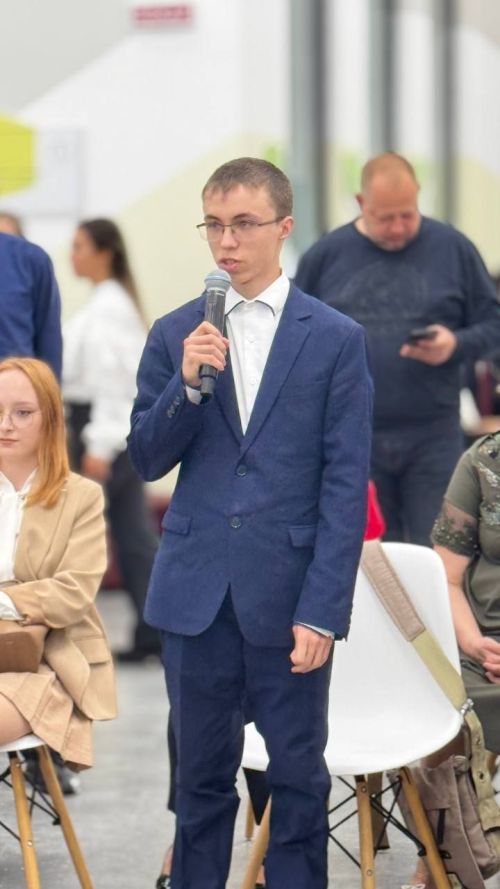 Яшел Үзән шәһәре мәдәни үсеш үзәгендә мәгариф хезмәткәрләренең август киңәшмәсе 2025