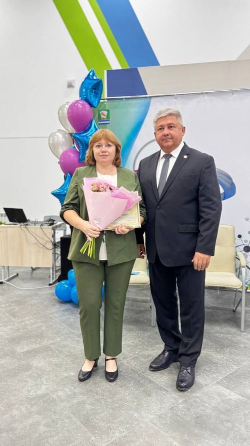 Яшел Үзән шәһәре мәдәни үсеш үзәгендә мәгариф хезмәткәрләренең август киңәшмәсе 2025