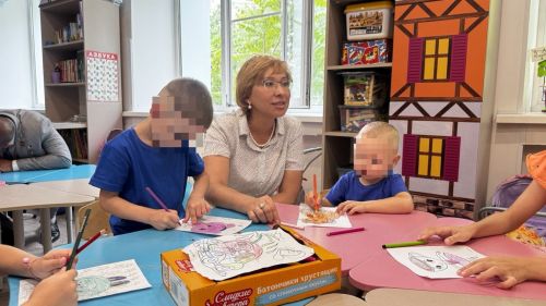 Яшел Үзәнгә министр Эльмира Зарипова һәм Россия Герое Рәсим Баксиковның сәфәре