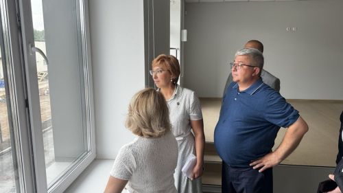 Яшел Үзәнгә министр Эльмира Зарипова һәм Россия Герое Рәсим Баксиковның сәфәре