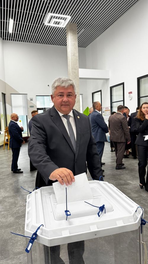 Яшел Үзәндә шәһәр Советының яңа составын формалаштыру һәм мэрны сайлау узды