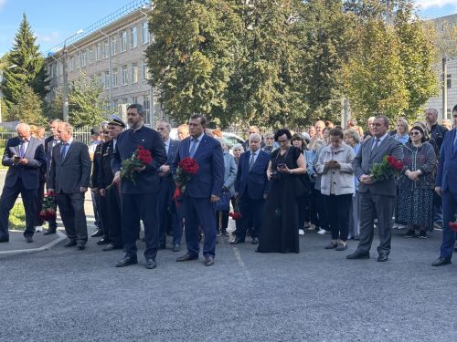 Виктор Кашкин истәлегенә мемориаль такта ачу
