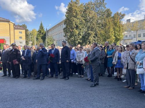 Виктор Кашкин истәлегенә мемориаль такта ачу