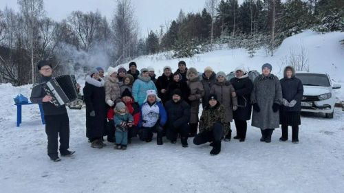 Түбән Урысбага авылында бүген Кышкы сабантуй - балык тоту бәйгесе