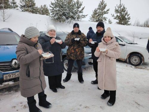 Түбән Урысбага авылында бүген Кышкы сабантуй - балык тоту бәйгесе