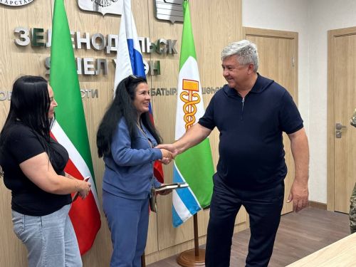 Михаил Афанасьев махсус хәрби операциядә катнашучы Еременко Вера Вениаминовна белән очрашты