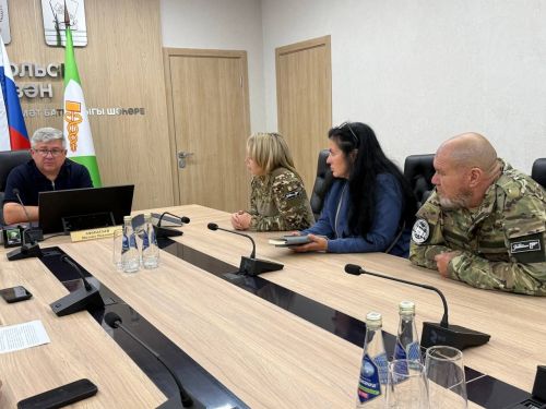 Михаил Афанасьев махсус хәрби операциядә катнашучы Еременко Вера Вениаминовна белән очрашты
