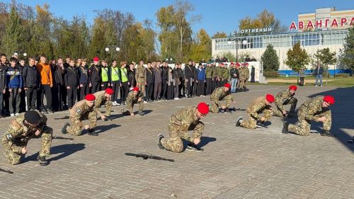Яшел Үзәннең Авангард стадионында Хәрби хезмәткә чакыручылар көне