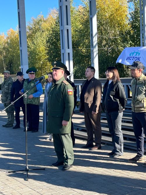 Яшел Үзәннең Авангард стадионында Хәрби хезмәткә чакыручылар көне