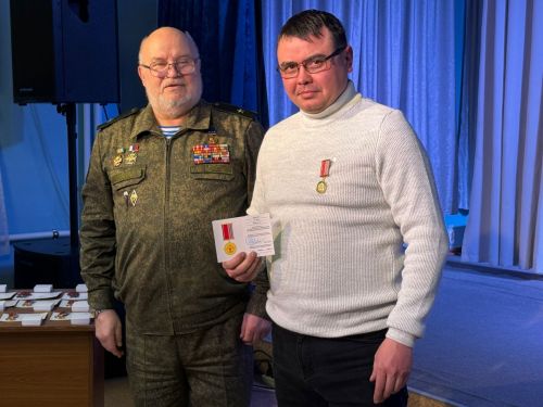 Махсус хәрби операциядә катнашучы егетләргә ярдәм кулы сузган волонтёрларны бүләкләү тантанасы
