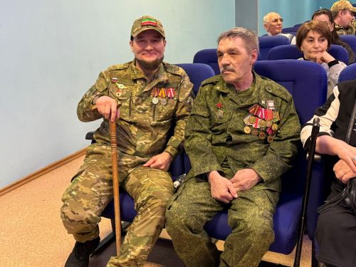 Махсус хәрби операциядә катнашучы егетләргә ярдәм кулы сузган волонтёрларны бүләкләү тантанасы