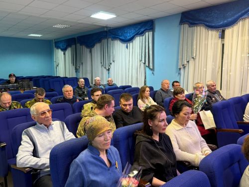 Махсус хәрби операциядә катнашучы егетләргә ярдәм кулы сузган волонтёрларны бүләкләү тантанасы