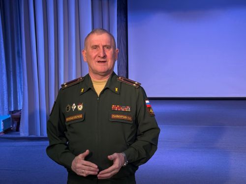 Махсус хәрби операциядә катнашучы егетләргә ярдәм кулы сузган волонтёрларны бүләкләү тантанасы