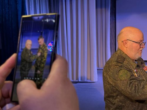 Махсус хәрби операциядә катнашучы егетләргә ярдәм кулы сузган волонтёрларны бүләкләү тантанасы