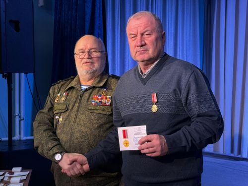 Махсус хәрби операциядә катнашучы егетләргә ярдәм кулы сузган волонтёрларны бүләкләү тантанасы