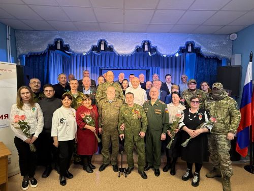 Махсус хәрби операциядә катнашучы егетләргә ярдәм кулы сузган волонтёрларны бүләкләү тантанасы