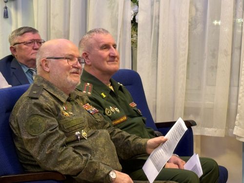 Махсус хәрби операциядә катнашучы егетләргә ярдәм кулы сузган волонтёрларны бүләкләү тантанасы