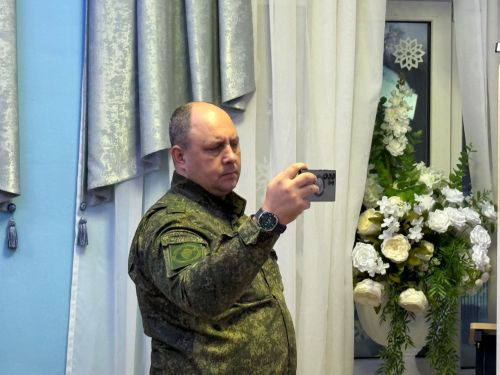 Махсус хәрби операциядә катнашучы егетләргә ярдәм кулы сузган волонтёрларны бүләкләү тантанасы