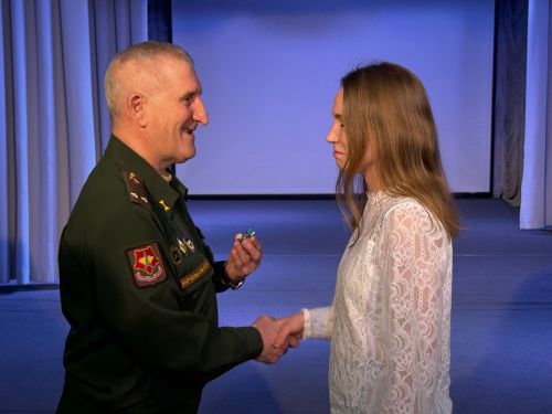Махсус хәрби операциядә катнашучы егетләргә ярдәм кулы сузган волонтёрларны бүләкләү тантанасы