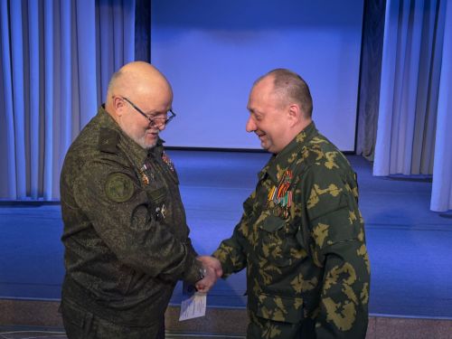 Махсус хәрби операциядә катнашучы егетләргә ярдәм кулы сузган волонтёрларны бүләкләү тантанасы