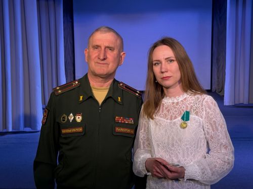 Махсус хәрби операциядә катнашучы егетләргә ярдәм кулы сузган волонтёрларны бүләкләү тантанасы