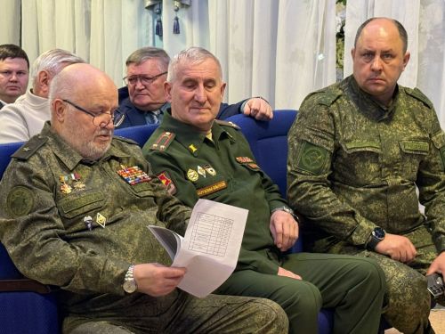 Махсус хәрби операциядә катнашучы егетләргә ярдәм кулы сузган волонтёрларны бүләкләү тантанасы