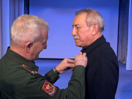 Махсус хәрби операциядә катнашучы егетләргә ярдәм кулы сузган волонтёрларны бүләкләү тантанасы