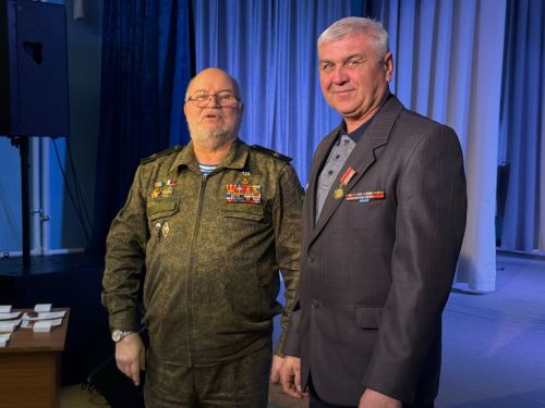 Махсус хәрби операциядә катнашучы егетләргә ярдәм кулы сузган волонтёрларны бүләкләү тантанасы