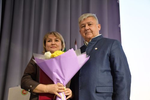 Район үзәк хастаханәсенең 2025 елгы  эшчәнлегенә йомгак сессиясе