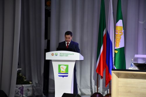 Район үзәк хастаханәсенең 2025 елгы  эшчәнлегенә йомгак сессиясе