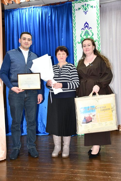 Олы Карагуҗа авылында хисап сессиясе