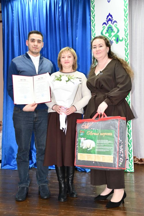 Олы Карагуҗа авылында хисап сессиясе