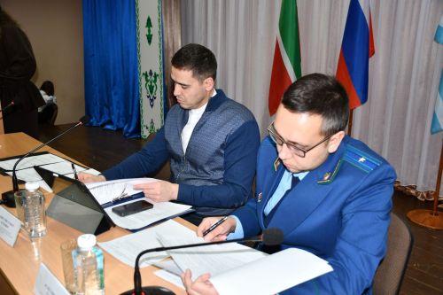 Олы Карагуҗа авылында хисап сессиясе