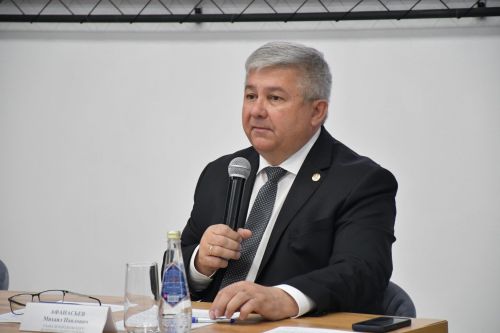 "Порт" яшьләр үзәгендә "Гаилә автобусы" проекты кысаларында белгечләр катнашында очрашу