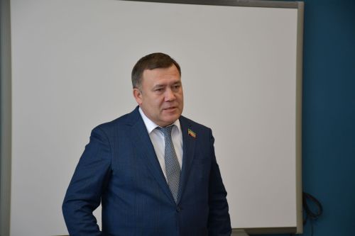 Норлат урта мәктәбендә ТР Дәүләт Советы депутаты, "Ак Барс" Суднолар төзү корпорациясе" генераль директоры Ренат Мистахов катнашында парламент дәресе