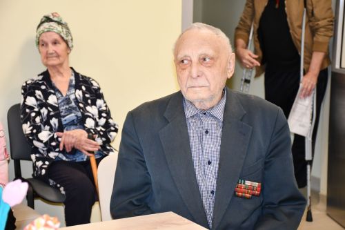 "Игелек йорты"нда кунакта