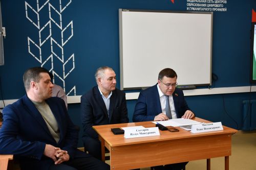 Норлат урта мәктәбендә ТР Дәүләт Советы депутаты, "Ак Барс" Суднолар төзү корпорациясе" генераль директоры Ренат Мистахов катнашында парламент дәресе