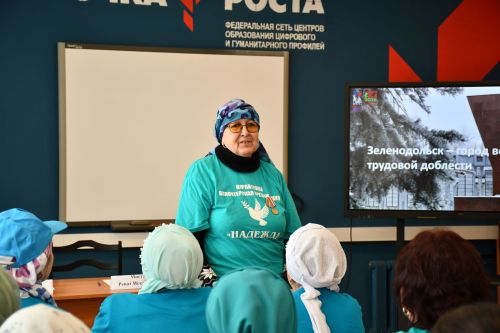 "Ак Барс" Суднолар төзү корпорациясе" генераль директоры Ренат Мистахов «Өмет» волонтерлар штабы активистларын бүләкләде