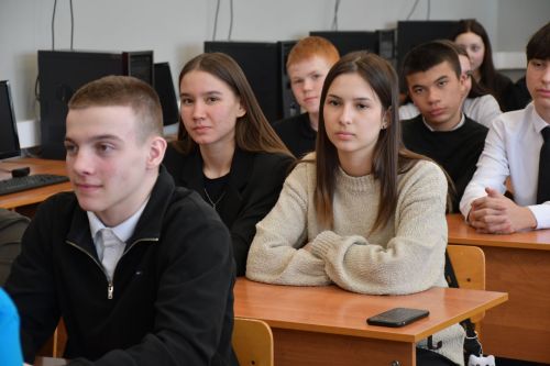 Норлат урта мәктәбендә ТР Дәүләт Советы депутаты, "Ак Барс" Суднолар төзү корпорациясе" генераль директоры Ренат Мистахов катнашында парламент дәресе