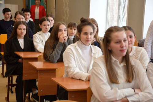 Норлат урта мәктәбендә ТР Дәүләт Советы депутаты, "Ак Барс" Суднолар төзү корпорациясе" генераль директоры Ренат Мистахов катнашында парламент дәресе