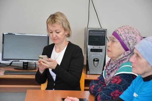 "Ак Барс" Суднолар төзү корпорациясе" генераль директоры Ренат Мистахов «Өмет» волонтерлар штабы активистларын бүләкләде
