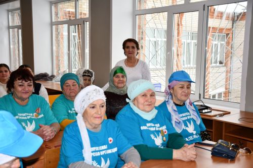 "Ак Барс" Суднолар төзү корпорациясе" генераль директоры Ренат Мистахов «Өмет» волонтерлар штабы активистларын бүләкләде