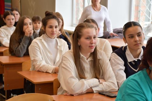 Норлат урта мәктәбендә ТР Дәүләт Советы депутаты, "Ак Барс" Суднолар төзү корпорациясе" генераль директоры Ренат Мистахов катнашында парламент дәресе
