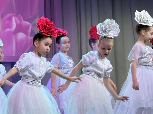 8 Март — Халыкара хатын-кызлар көненә багышланган бәйрәм концерты