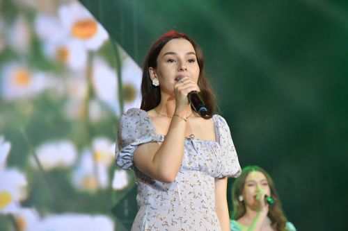 Музыкаль театрда гүзәл затларны якынлашып килүче 8 март бәйрәме белән котладылар