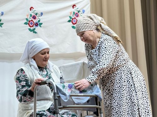 Гөлшат Мөхәммәтшина әсәре буенча куелган «Пар аккош» спектакле